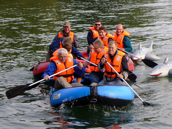 River Trekking mit Schlauchbooten und Teamrafts
