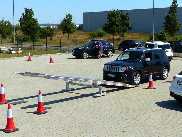 Jeep-Riesenwippe und mobilen Jeep Geschicklichkeitsparcours mieten